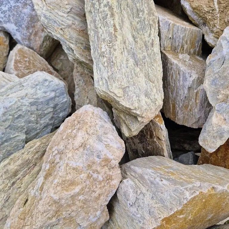 Bryły, głazy, szpilki